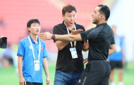 HLV Kim Sang-sik nổi giận với quyết định việt vị gây tranh cãi của trọng tài