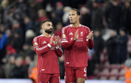 Van Dijk nói về thông điệp đằng sau việc Salah ngồi dự bị liên tiếp