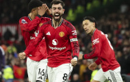 Bruno Fernandes tỏa sáng từ chấm đá phạt, thổi bùng cảm xúc tại Old Trafford