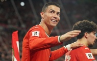 Cristiano Ronaldo lập kỷ lục, nhận lời khen 'có cánh' từ HLV Martinez