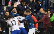 ĐT Mỹ hạ Paraguay 2-1, hỗn chiến bùng nổ phút 91 khiến trận đấu náo loạn