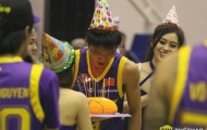 “Sát thủ” của HCMC Wings choáng với màn chúc mừng sinh nhật tại VBA