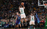 Thomas rực sáng, Boston Celtics đả bại Charlotte Hornets