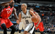 Đè bẹp Raptors, Spurs tiếp tục nuôi hy vọng bám đuổi Warriors