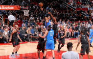 Ghi 49 điểm, Westbrook vẫn bất lực nhìn Thunder bị Rockets đánh bại
