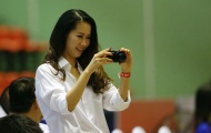 Hoa hậu Dương Thùy Linh rạng rỡ ngày Hanoi Buffaloes chiến thắng