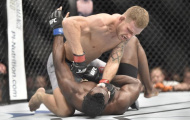Võ sĩ UFC vẫn chiến thắng bằng knock-out dù bị đấm gục và siết cổ