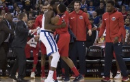 Draymond Green đấu vật với Bradley Beal, Warriors suýt thua Wizards trên sân nhà