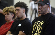 Tổng thống Donald Trump nói gì trước sự 'vô ơn' của cha con LaVar Ball?
