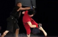 Đá lộn vòng đẹp mắt, tay đấm MMA hạ knock-out võ sư karate