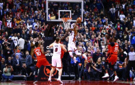 Ellington ghi điểm ở giây cuối, Miami Heat thắng siêu kịch tính Raptors