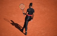 'Siêu anh hùng' Serena Williams thuận lợi vào vòng 2 Roland-Garros