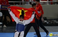 Thắng kịch tính võ sĩ chủ nhà, võ sĩ 19 tuổi Việt Nam ăn mừng xúc động