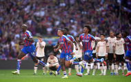 Màn sụp đổ của Liverpool trên chấm phạt đền khiến họ mất Siêu cúp