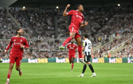 Newcastle thua Liverpool 2-3: Ngẩng cao đầu trong nghịch cảnh