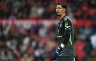 Altay Bayindir: Cơ hội vàng giữ suất bắt chính tại derby Manchester