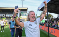 Gây choáng tại National League: HLV Robbie Savage thay 4 cầu thủ ngay phút đầu tiên