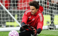 Rõ lý do Senne Lammens chưa thể bắt chính tại Manchester United