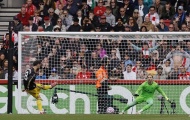 Keith Andrews được ngợi ca vì “chiến thuật tâm lý” khiến Bruno Fernandes sút hỏng penalty trước Brentford