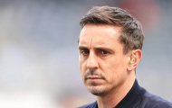 Gary Neville kể phút choáng váng vì nghi bị chuốc thuốc