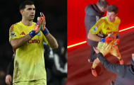 Emiliano Martinez nổi đóa với CĐV Arsenal sau thảm bại