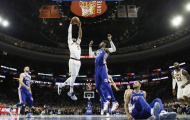 'King James' lên đồng, hủy diệt cả tập thể 76ers