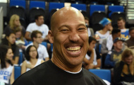 LaVar Ball lại ngông cuồng: Curry tuổi gì so với Lonzo Ball?