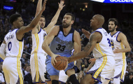 Nhọc nhằn hạ Grizzlies, Warriors lại ghi danh vào lịch sử NBA