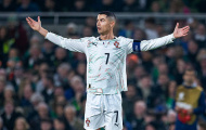 Ronaldo mất kiểm soát, HLV CH Ireland đáp trả khiến tất cả bất ngờ