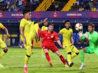 Malaysia rộng cửa thắng Lào: Chênh lệch khó san lấp