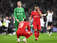 Liverpool trở lại mặt đất sau 5 ngày