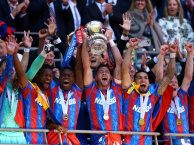 Hình ảnh trái ngược trong ngày Crystal Palace quật ngã Man City