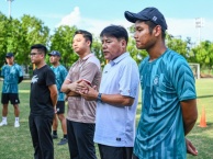 HLV Makoto Teguramori nghẹn ngào chia tay Hà Nội FC