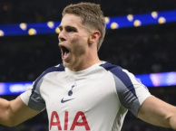 Tottenham tiến gần thỏa thuận giữ chân Van de Ven