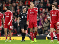 Liverpool thua 0-3 và bộc lộ hàng thủ đầy sai sót