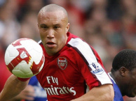 Mikael Silvestre tiết lộ lý do từ chối Man City để gia nhập Arsenal năm 2008