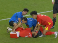 Hiểu Minh dính chấn thương nặng khiến HLV Kim Sang Sik lo lắng