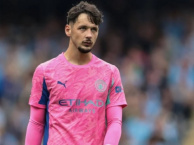 Aston Villa nhắm sao Man City để thay thế Emi Martinez