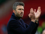 MU vào top 4, Carrick tiến gần ghế nóng