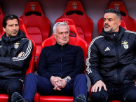 Mourinho khóc nức nở trong ngày tiễn biệt người bạn tri kỷ