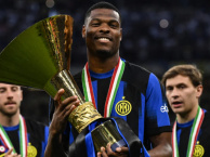 Cánh phải MU sẽ lột xác nếu Carrick chiêu mộ Dumfries