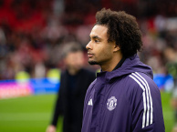 Kế hoạch 'hiến tế' Zirkzee giúp MU giải bài toán thay Casemiro