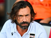 Pirlo mất ghế HLV tuyển Ý vì quảng cáo trái phép