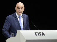 CĐV phản đối kế hoạch bán World Cup của Infantino