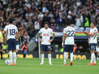 Tottenham trả giá vì thói quen bán tiền đạo chủ lực