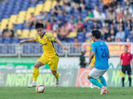 Lập cú đúp ở V-League, Quang Vinh sáng cửa đá chính U23 VN