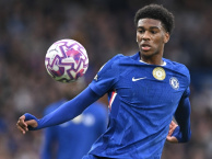 Chelsea lo ngại làn sóng săn đón Josh Acheampong