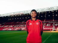 Man Utd chính thức chiêu mộ sao trẻ 16 tuổi của Liverpool
