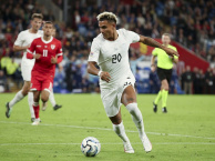 Antonio Nusa khiến Arsenal và Aston Villa sục sôi