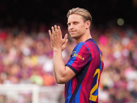 De Jong còn chỗ đứng nào ở tuyến giữa Barca?